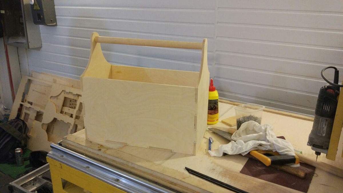طرح جعبه روتر cnc با فرمت dwg مناسب برای استفاده در دستگاه های cnc چوب و cnc لیزر - box laser cut cnc router template dwg file