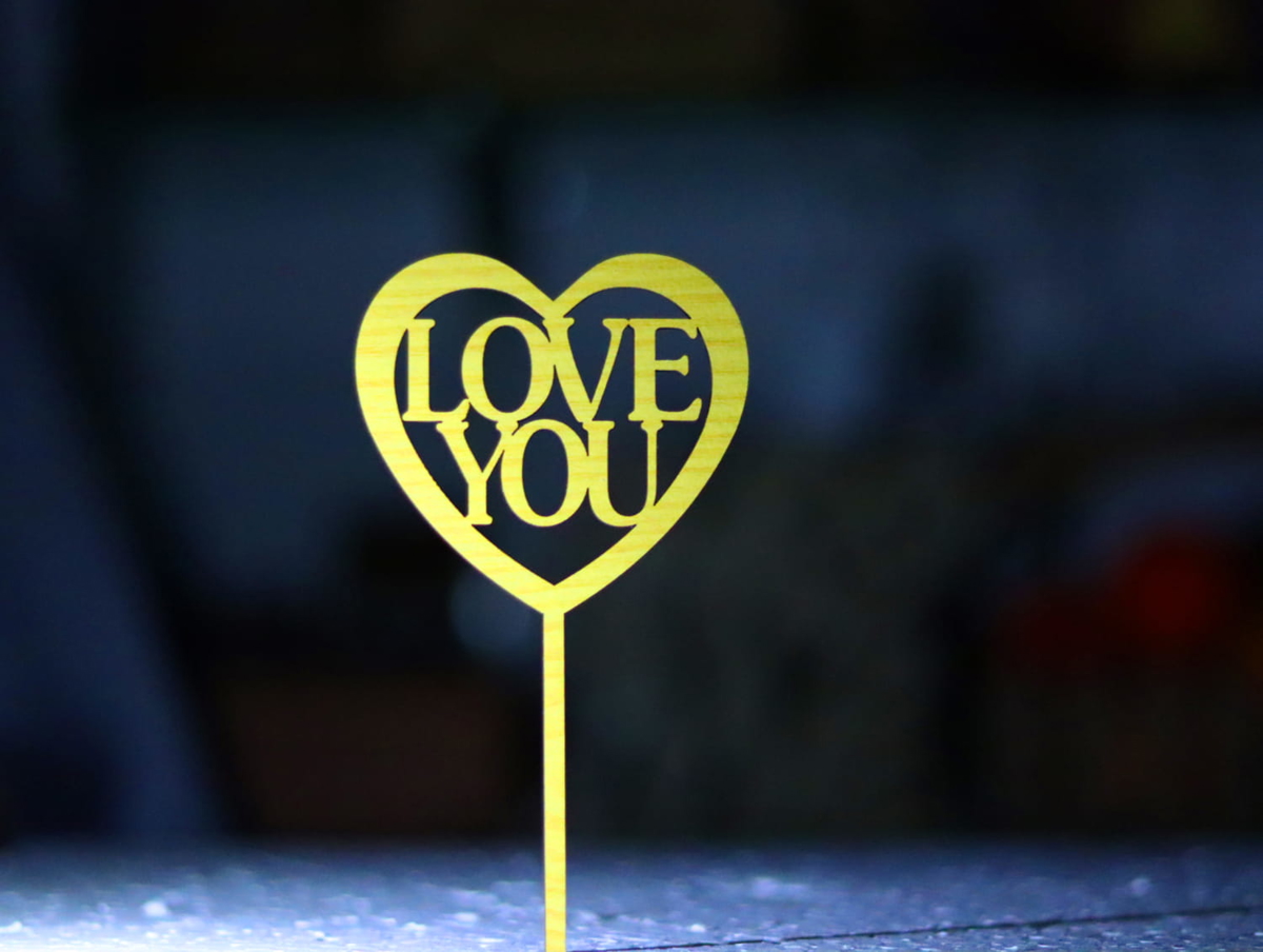 طرح تزیین کیک ولنتاین مناسب برای استفاده در دستگاه های cnc چوب و cnc لیزر - laser cut love you valentine anniversary cake topper cdr file