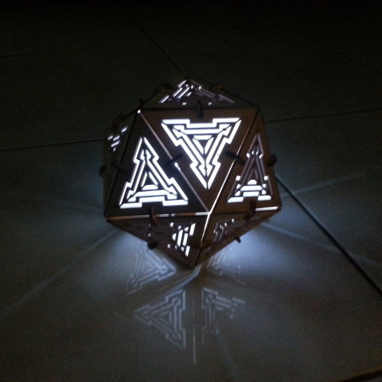 طرح لامپ بیست وجهی مناسب برای استفاده در دستگاه های cnc چوب و cnc لیزر - laser cut icosahedron lamp cdr file