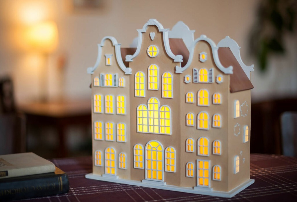 طرح چراغ خواب به شکل خانه مناسب برای استفاده در دستگاه های cnc چوب و cnc لیزر - laser cut house shape lamp cdr file