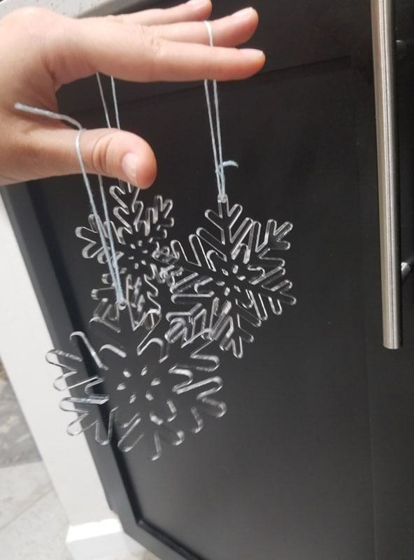 طرح آویزهای دانه برف مناسب برای استفاده در دستگاه های cnc چوب و cnc لیزر - laser cut snowflake pendants svg file