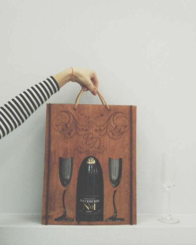طرح جا بطری و جا هدیه مناسب برای استفاده در دستگاه های cnc چوب و cnc لیزر - laser cut bottle carrier gift holder cdr file