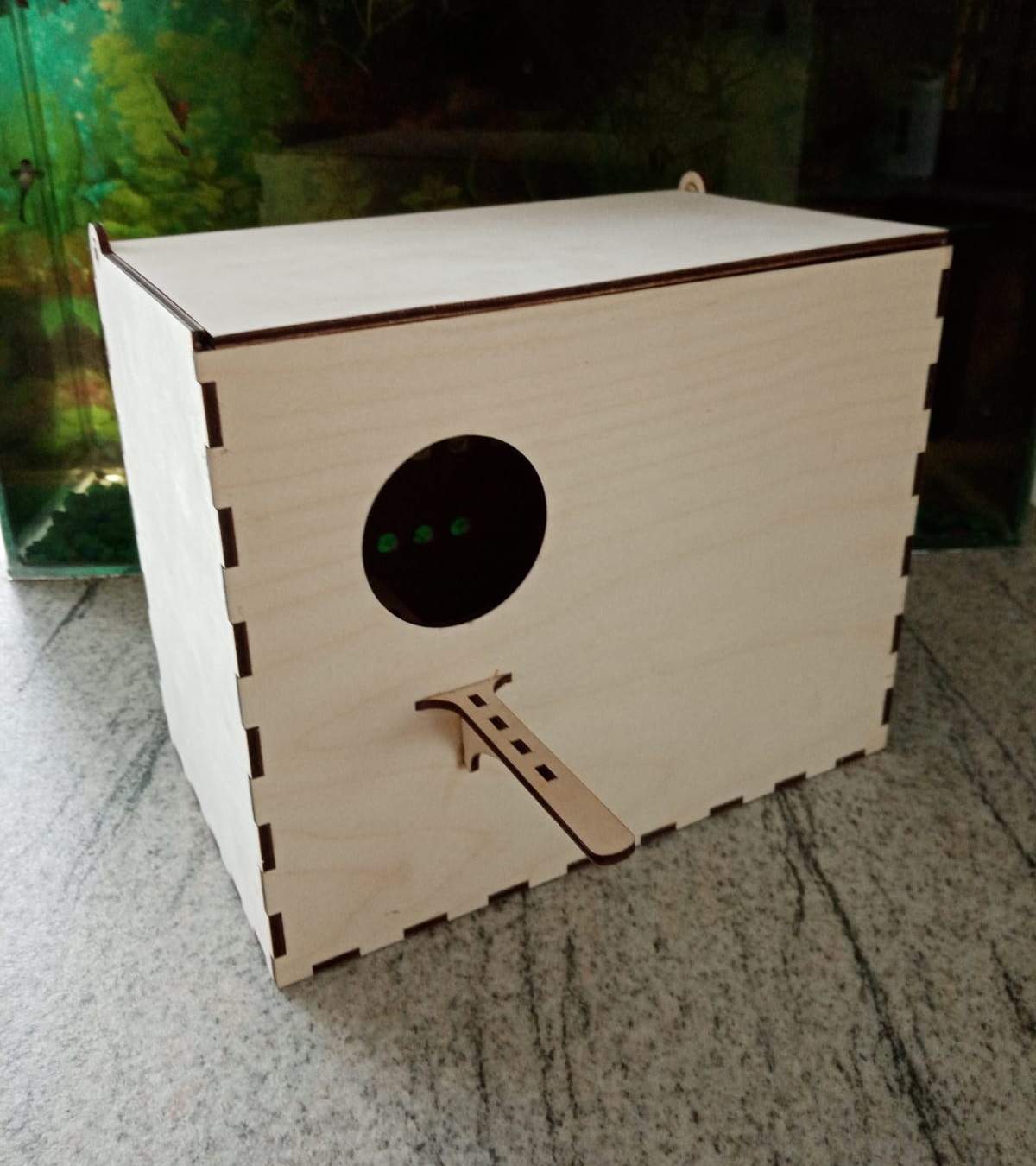 طرح جعبه لانه طوطی و مرغ عشق مناسب برای استفاده در دستگاه های cnc چوب و cnc لیزر - laser cut bird parrot budgie nest breeding box cdr file