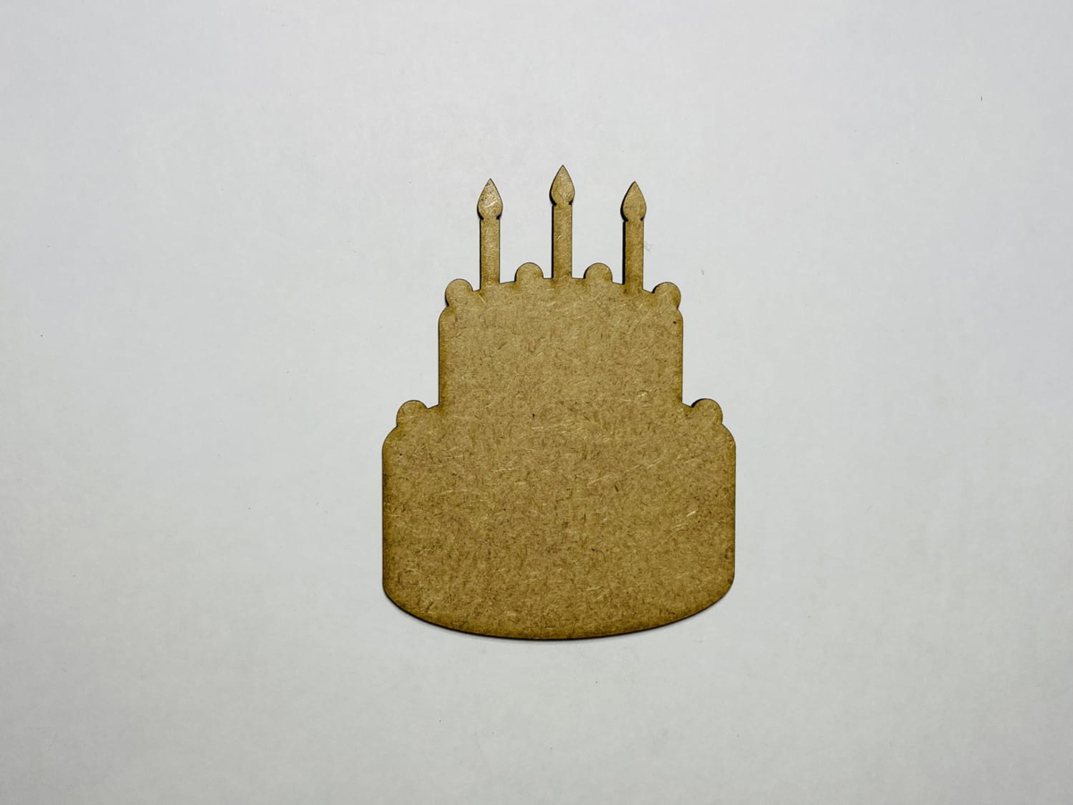 طرح کیک تولد چوبی ناتمام مناسب برای استفاده در دستگاه های cnc چوب و cnc لیزر - laser cut unfinished wood birthday cake shape craft cdr file