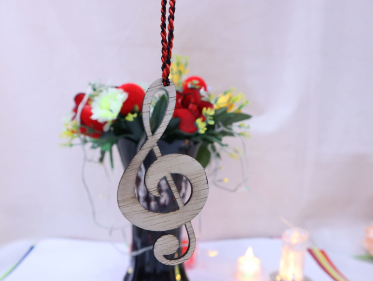 طرح تاج کریسمس مناسب برای استفاده در دستگاه های cnc چوب و cnc لیزر - laser cut treble clef christmas ornament cdr file