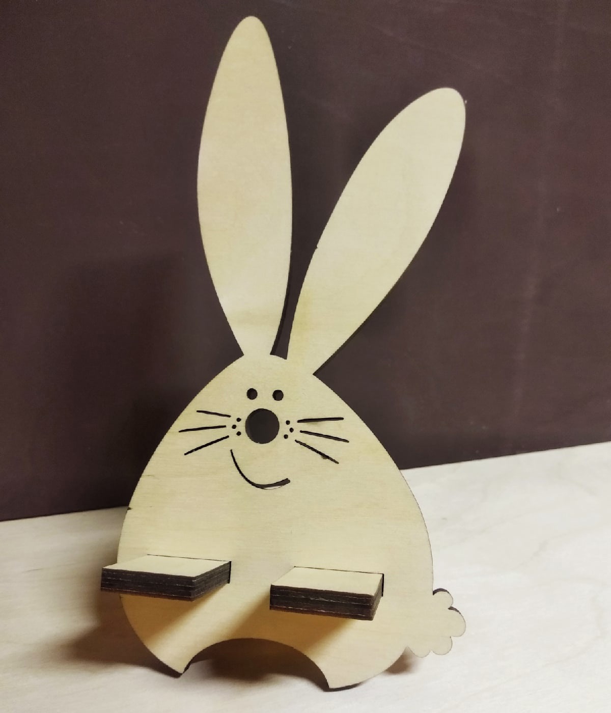 طرح پایه گوشی طرح خرگوش بامزه مناسب برای استفاده در دستگاه های cnc چوب و cnc لیزر - laser cut cute bunny phone stand cdr file
