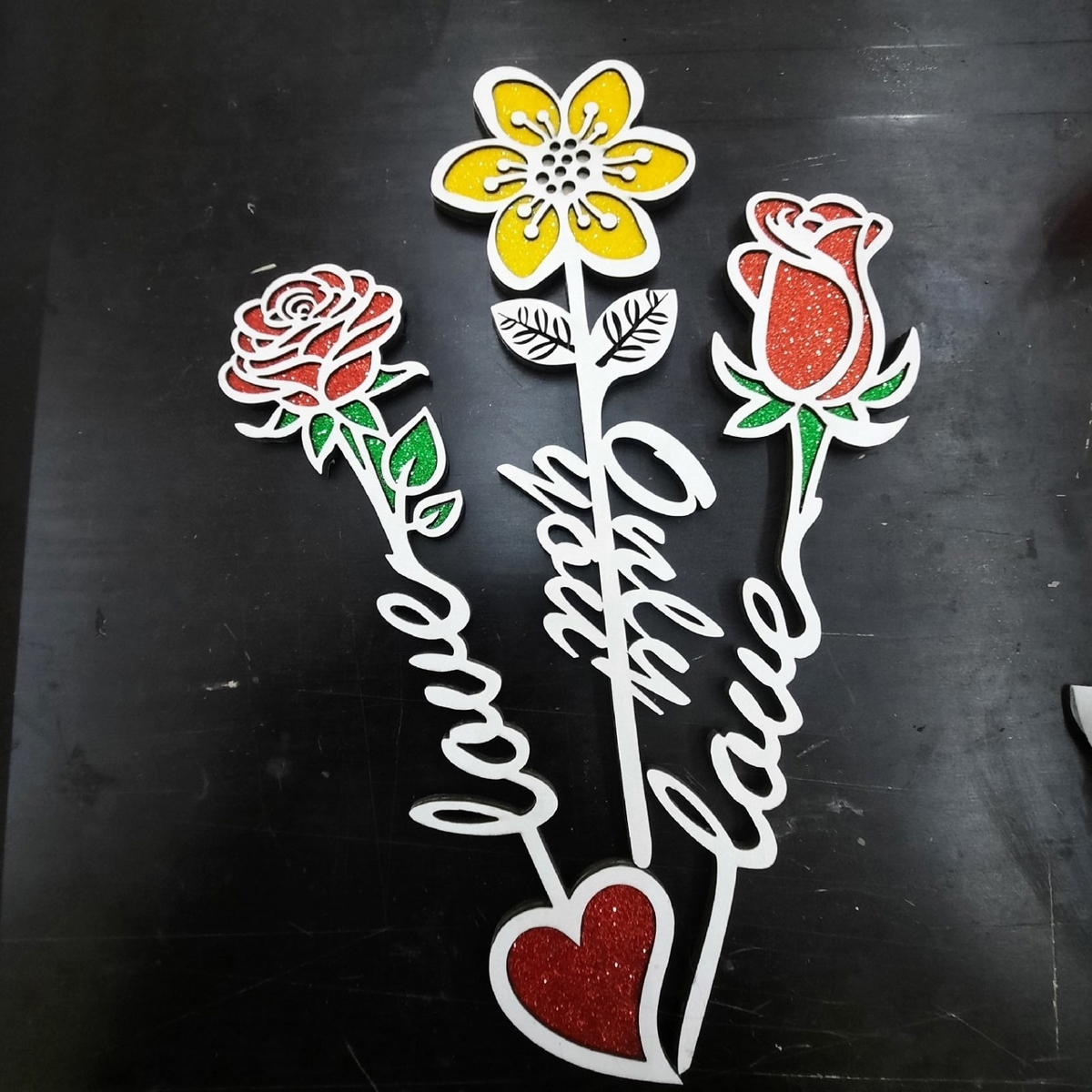 طرح گل عشق طرح ولنتاین مناسب برای استفاده در دستگاه های cnc چوب و cnc لیزر - laser cut love flower topper valentines day decor cdr file