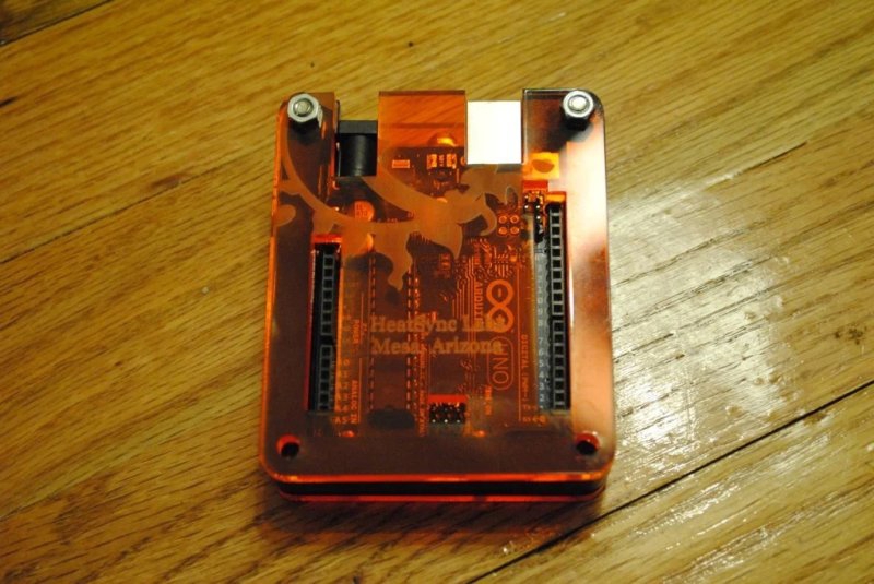طرح قاب شیک و مدرن آردوینو مناسب برای استفاده در دستگاه های cnc چوب و cnc لیزر - laser cut trendy arduino case cdr file