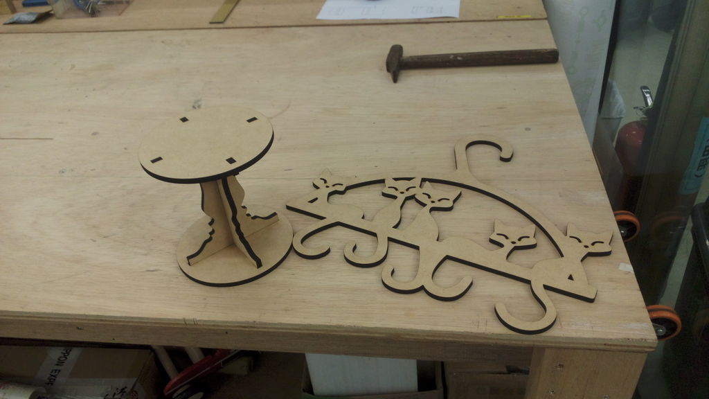 طرح آویز لباس گربه مناسب برای استفاده در دستگاه های cnc چوب و cnc لیزر - cats clothes hanger dxf file