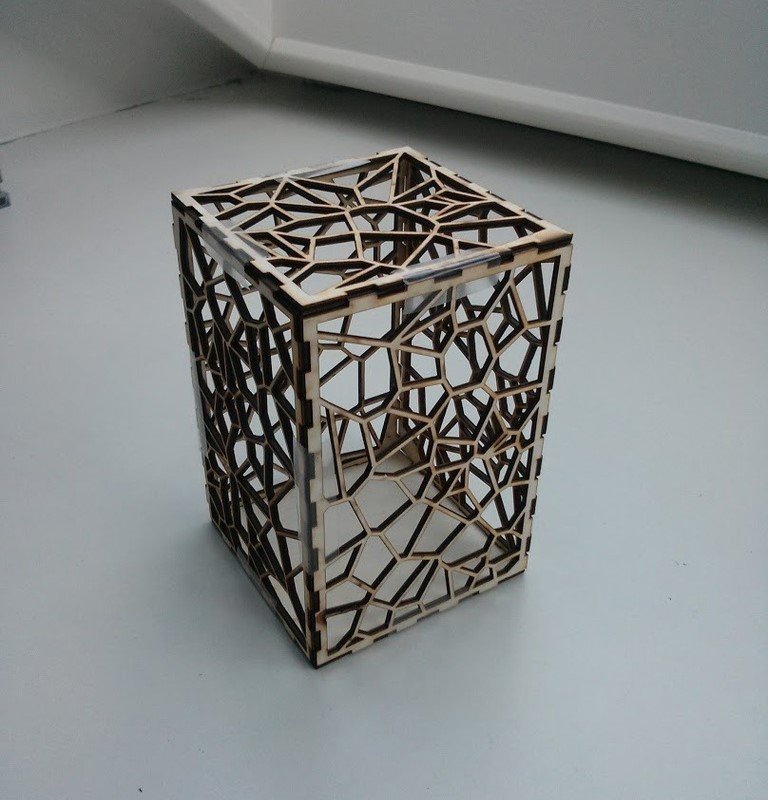 طرح برش جعبه چوبی ورونوی با فرمت لیزر مناسب برای استفاده در دستگاه های cnc چوب و cnc لیزر - laser cut wooden voronoi box svg file
