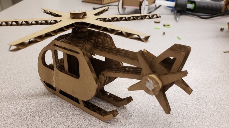 طرح هلی کوپتر مقوایی گلوفورج مناسب برای استفاده در دستگاه های cnc چوب و cnc لیزر - laser cut glowforge cardboard copter
