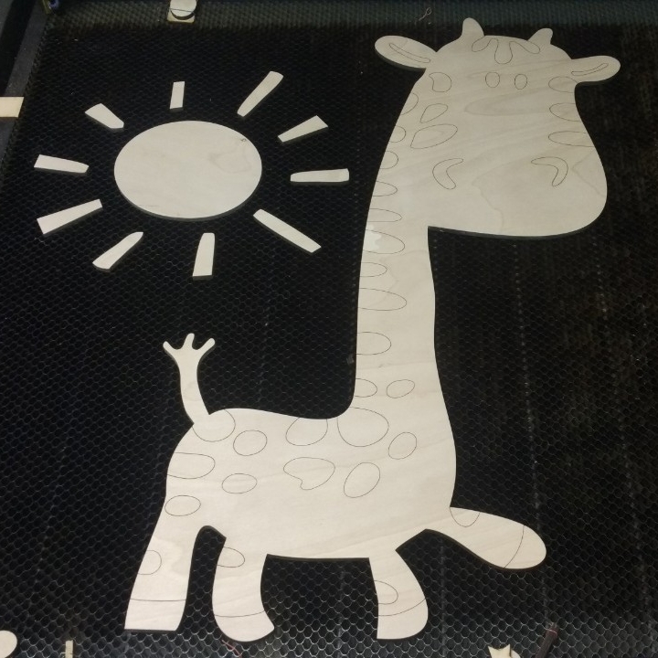 طرح تزیین دیوار اتاق کودک با زرافه مناسب برای استفاده در دستگاه های cnc چوب و cnc لیزر - laser cut giraffe kids room wall decor cdr file