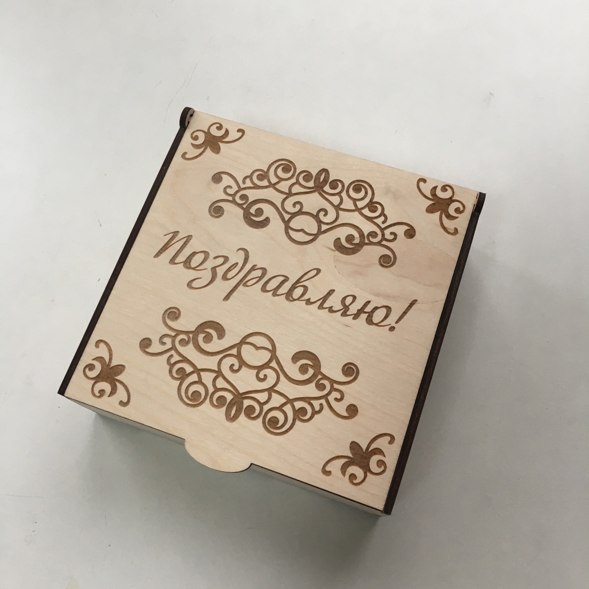 طرح جعبه چوبی حکاکی شده با در ابعاد ۱۵x۱۵x۵ سانتی متر مناسب برای استفاده در دستگاه های cnc چوب و cnc لیزر - laser cut wooden engraved box 15x15x5cm cdr file