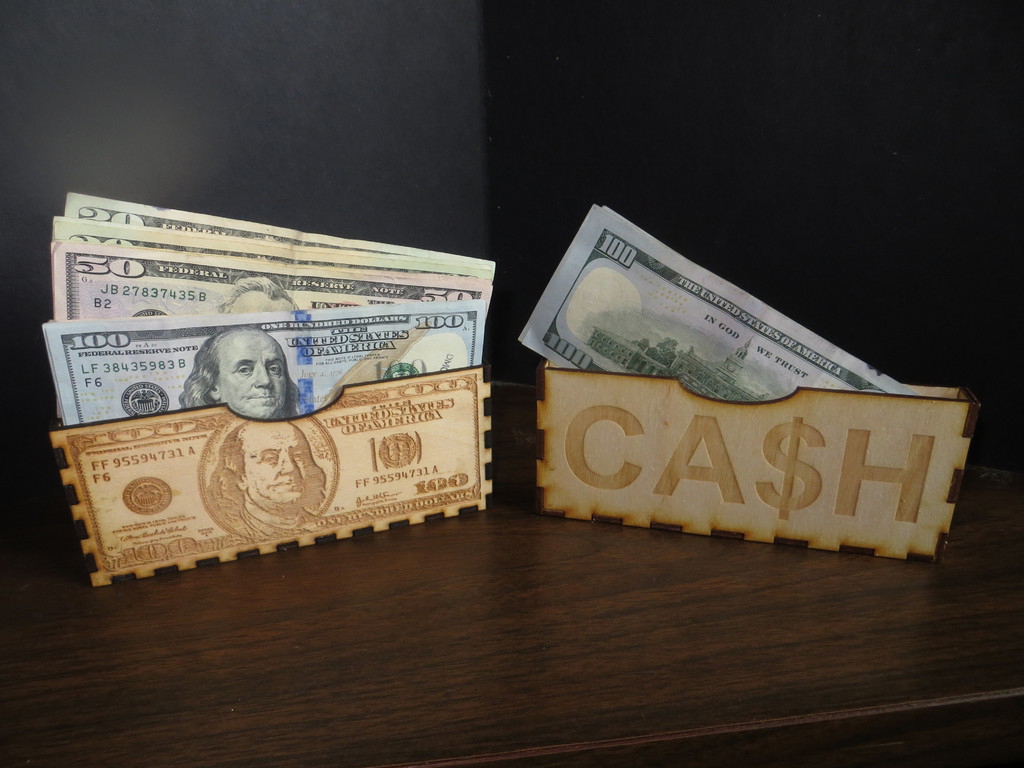 طرح جای اسکناس مناسب برای استفاده در دستگاه های cnc چوب و cnc لیزر - laser cut dollar bill holder cdr file