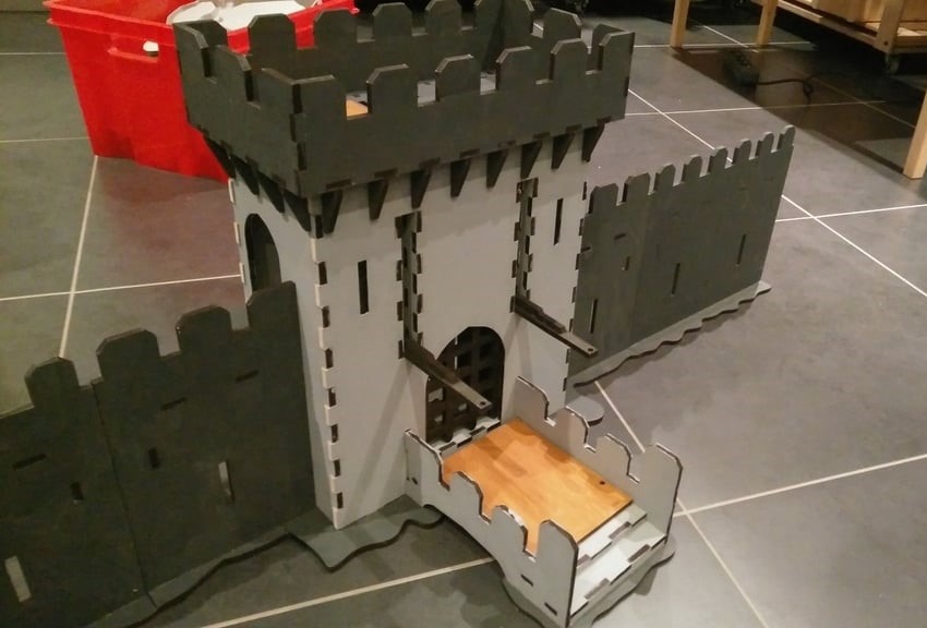 طرح قلعه مورد حمله با ضخامت 6 میلی‌متر مناسب برای استفاده در دستگاه های cnc چوب و cnc لیزر - laser cut castle under attack 6mm cdr file