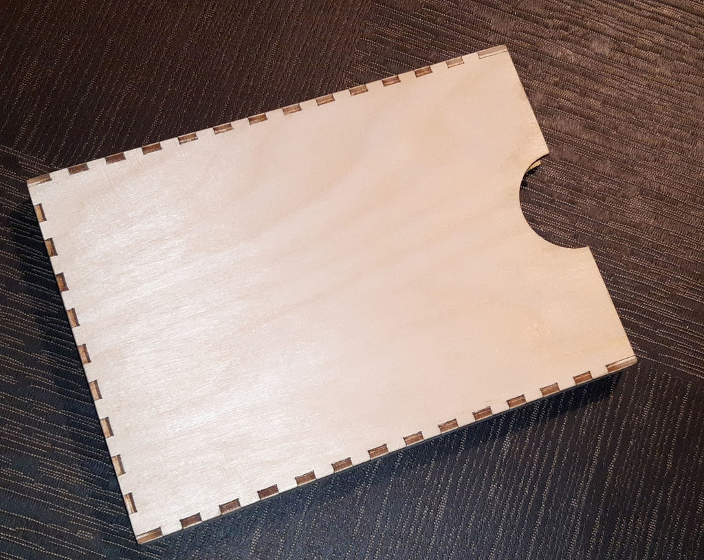 طرح جعبه کوبو کلارا با ضخامت ۳ میلی‌متر مناسب برای استفاده در دستگاه های cnc چوب و cnc لیزر - laser cut kobo clara box 3mm dxf file