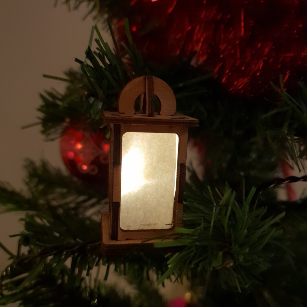 طرح فانوس کریسمس کوچک مناسب برای استفاده در دستگاه های cnc چوب و cnc لیزر - laser cut tiny christmas lantern svg file