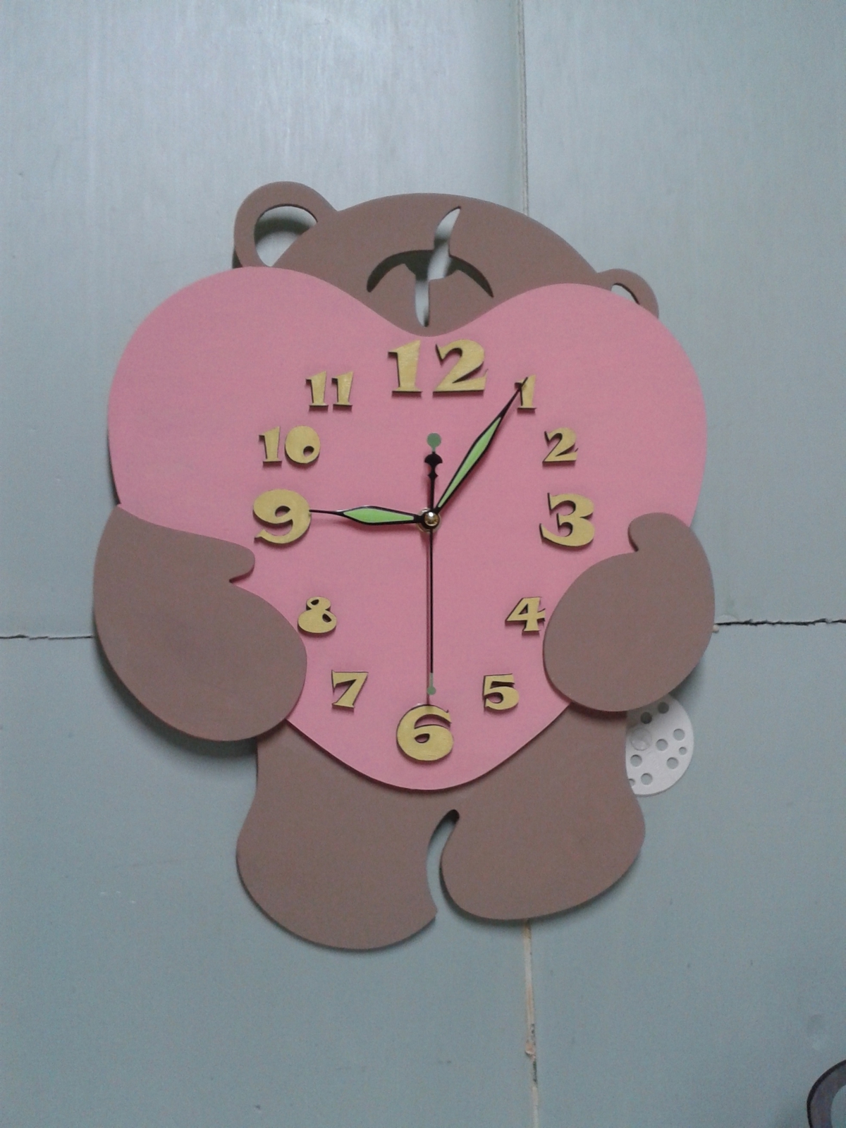طرح ساعت دیواری طرح قلب خرسی مناسب برای استفاده در دستگاه های cnc چوب و cnc لیزر - bear heart wall clock laser cut cdr file