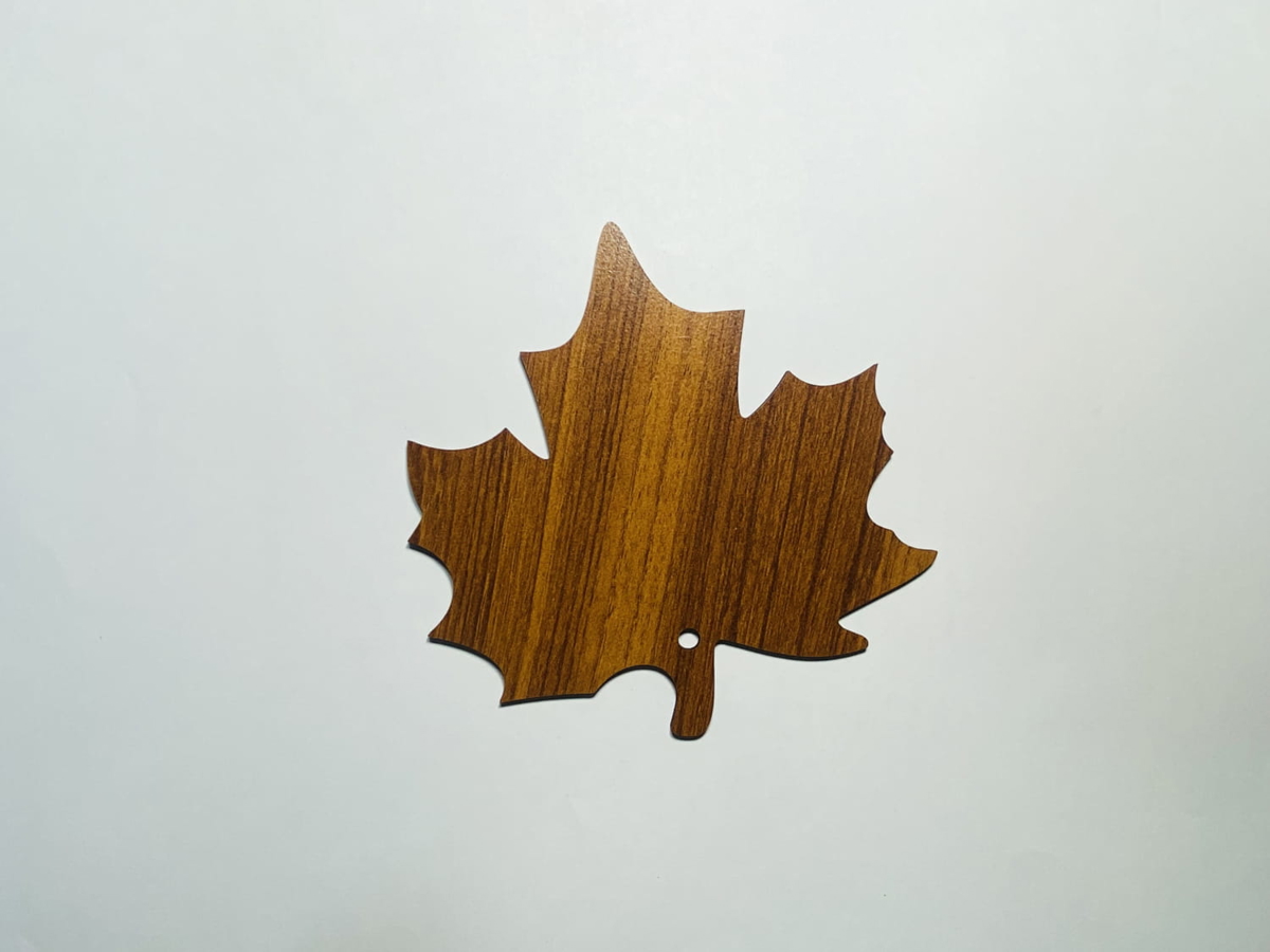 طرح چوب ناتمام برگ افرا مناسب برای استفاده در دستگاه های cnc چوب و cnc لیزر - laser cut unfinished wood maple leaf cutout cdr file