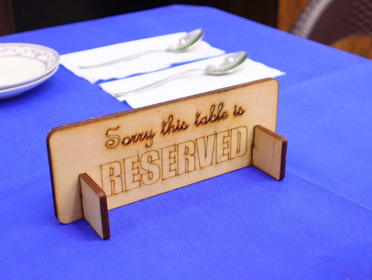 طرح تابلوی میز رزرو شده مناسب برای استفاده در دستگاه های cnc چوب و cnc لیزر - laser cut reserved table sign cdr file