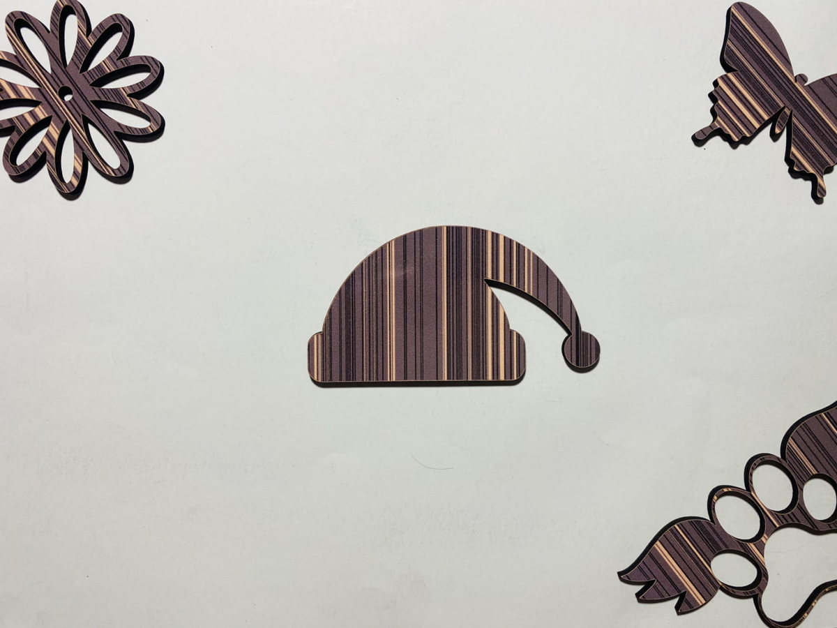 طرح کلاه بابانوئل چوبی ناتمام مناسب برای استفاده در دستگاه های cnc چوب و cnc لیزر - laser cut unfinished wood santa hat shape cdr file