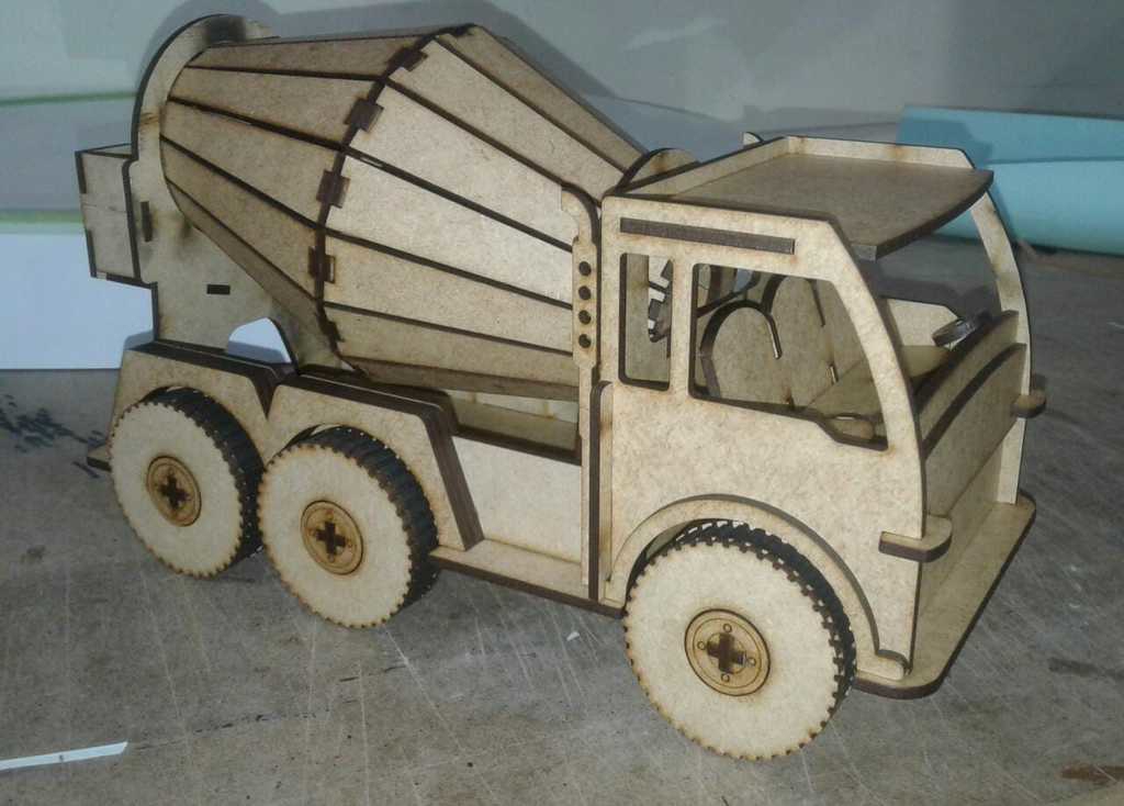 طرح پازل سه بعدی کامیون سیمانی مناسب برای استفاده در دستگاه های cnc چوب و cnc لیزر - laser cut cement truck 3d puzzle cdr file