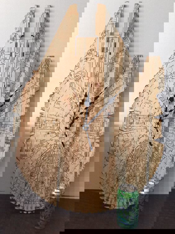 طرح ساعت دیواری طرح جنگ ستارگان طرح فالکون هزاره مناسب برای استفاده در دستگاه های cnc چوب و cnc لیزر - laser cut millennium falcon star wars wall clock dxf file