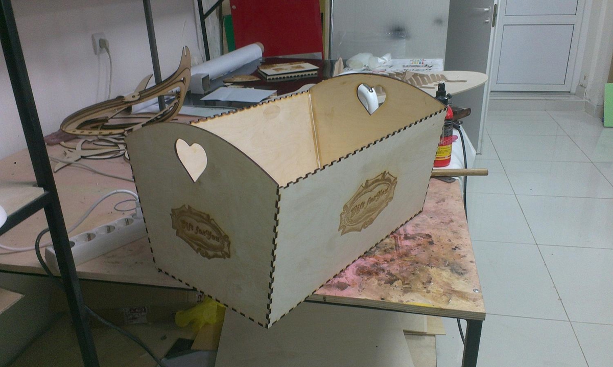 طرح سبد جعبه کادو چوبی طرح قلب مناسب برای استفاده در دستگاه های cnc چوب و cnc لیزر - laser cut wooden gift box basket with heart cdr file