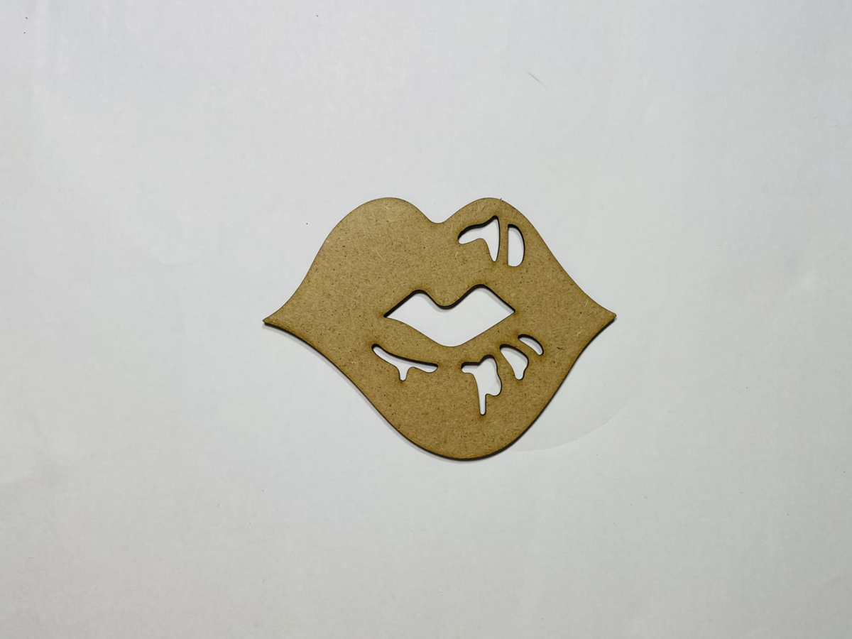 طرح لب مناسب برای استفاده در دستگاه های cnc چوب و cnc لیزر - laser cut lips shape unfinished wood cutout cdr file