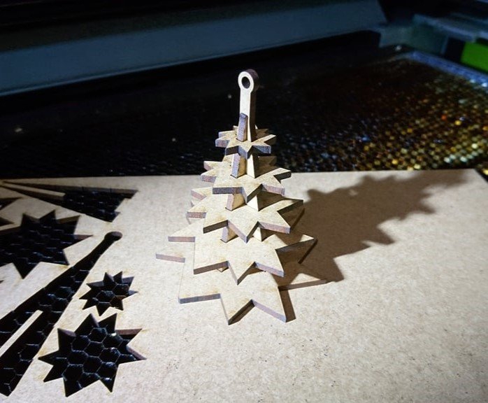طرح درخت برای تزیین درخت کریسمس مناسب برای استفاده در دستگاه های cnc چوب و cnc لیزر - laser cut tree shaped ornament for christmas tree dxf file