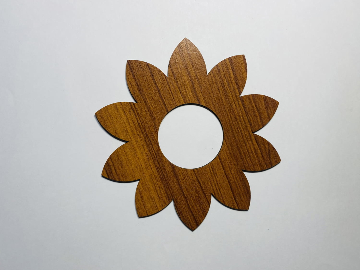 طرح گل چوبی ناتمام مناسب برای استفاده در دستگاه های cnc چوب و cnc لیزر - laser cut flower shape unfinished wood cutout cdr file