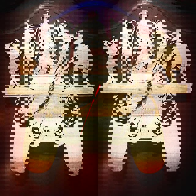 طرح ساعت دیواری دسته بازی مناسب برای استفاده در دستگاه های cnc چوب و cnc لیزر - laser cut gamepad wall clock template cdr file