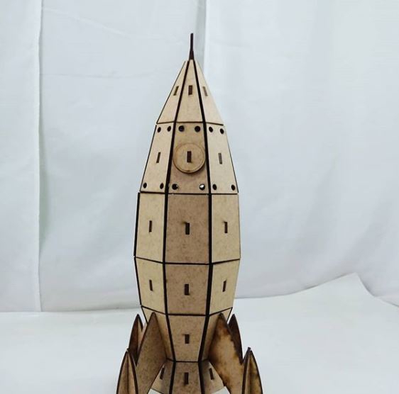 طرح موشک چوبی با ضخامت ۳ میلی‌متر مناسب برای استفاده در دستگاه های cnc چوب و cnc لیزر - laser cut wooden rocket 3mm dxf file
