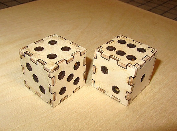 طرح تاس مناسب برای استفاده در دستگاه های cnc چوب و cnc لیزر - laser cut dice dxf file