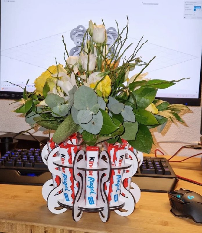 طرح پایه نگهدارنده میله کیندر مناسب برای استفاده در دستگاه های cnc چوب و cnc لیزر - laser cut kinder bar holder
