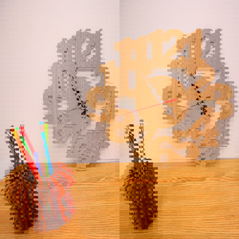 طرح ساعت دیواری طرح دار با اعداد بزرگ مناسب برای استفاده در دستگاه های cnc چوب و cnc لیزر - laser cut large numbers unique wall clock dxf file