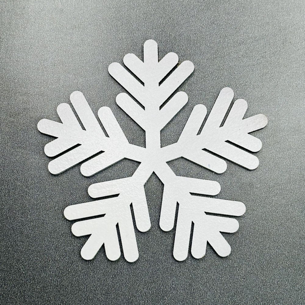 طرح دانه برف مناسب برای استفاده در دستگاه های cnc چوب و cnc لیزر - laser cut snowflake template svg file