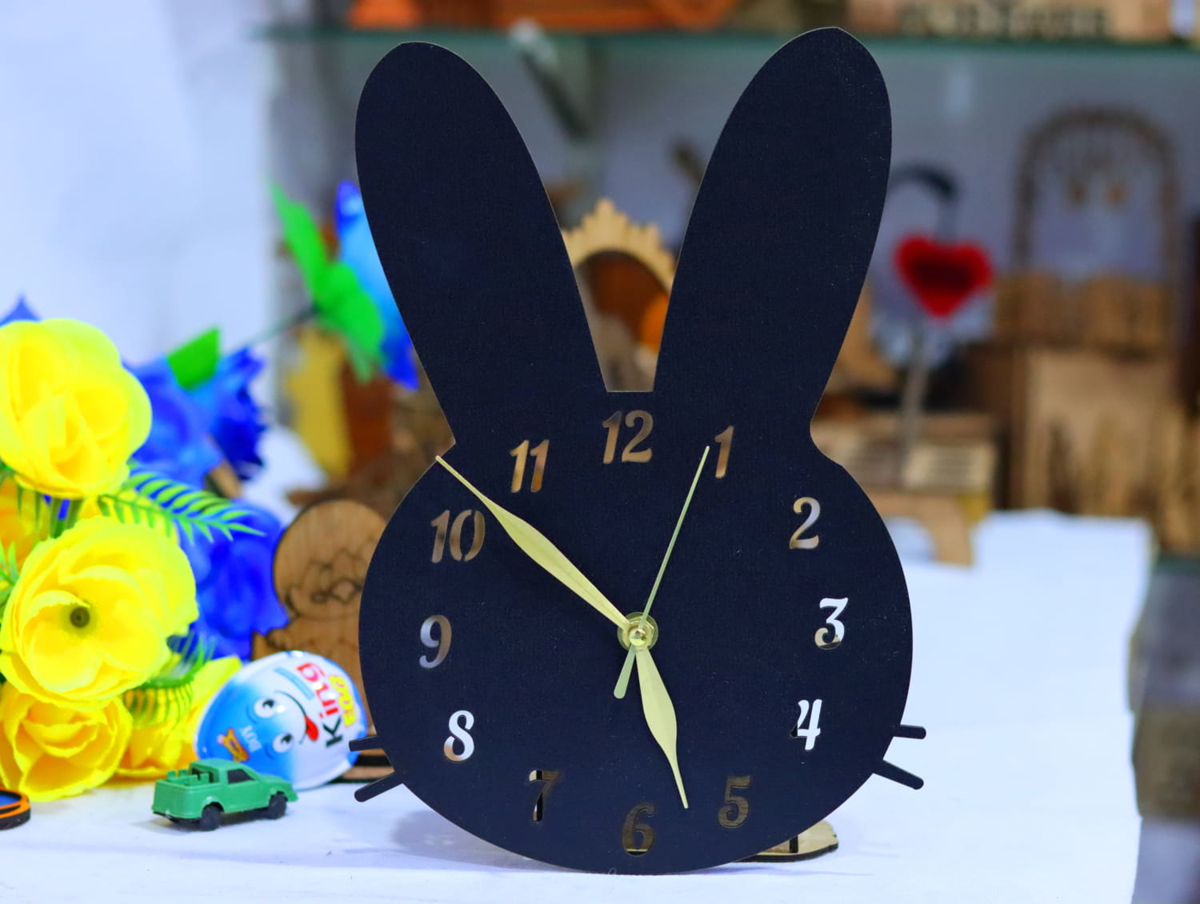 طرح ساعت دیواری طرح خرگوش مناسب برای استفاده در دستگاه های cnc چوب و cnc لیزر - laser cut bunny wall clock cdr file