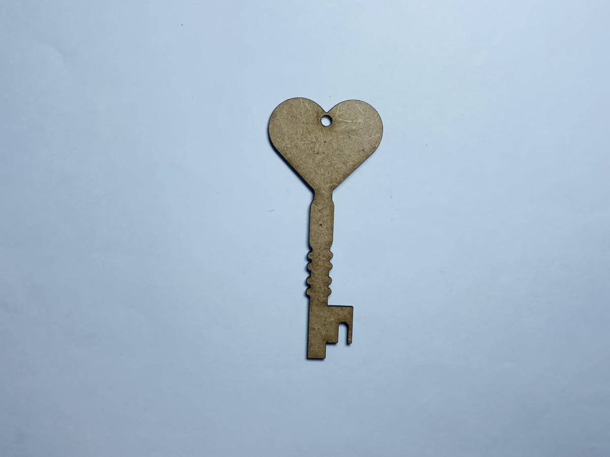 طرح کلید چوبی طرح قلب ولنتاین ناتمام مناسب برای استفاده در دستگاه های cnc چوب و cnc لیزر - laser cut unfinished wooden valentine heart key cutout cdr file