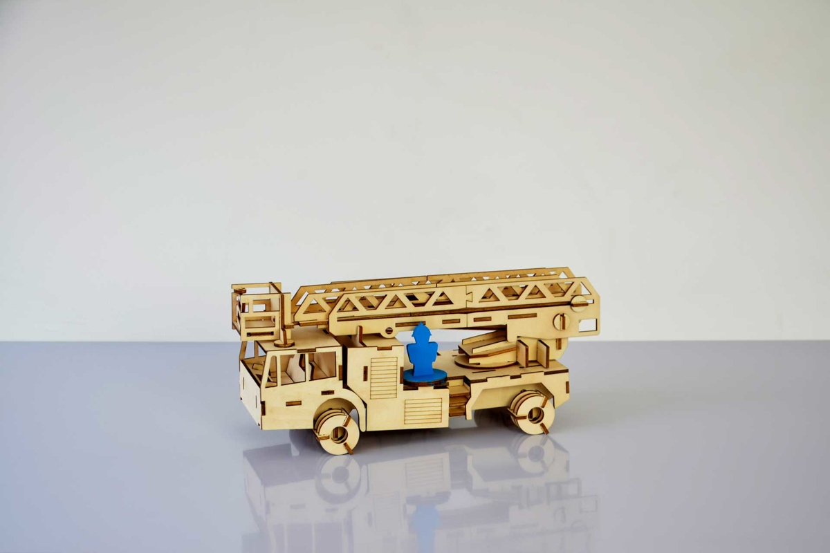 طرح سه بعدی ماشین آتش نشانی چوبی مناسب برای استفاده در دستگاه های cnc چوب و cnc لیزر - laser cut wooden fire truck 3d cdr file