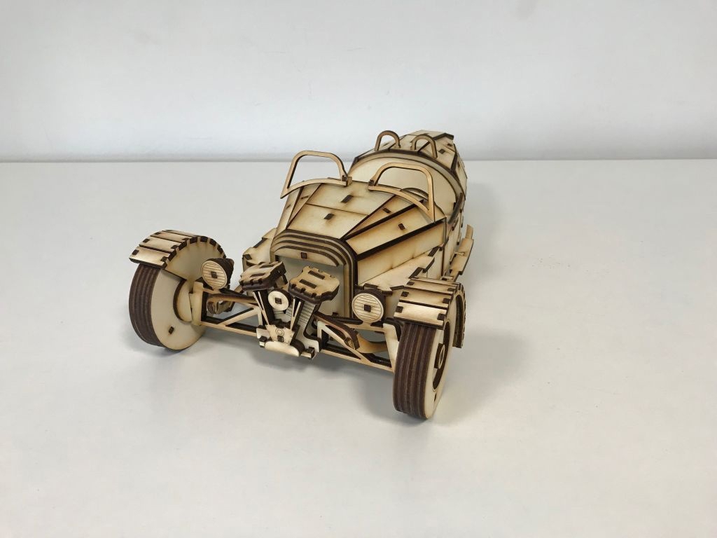 طرح مدل چوبی ماشین مورگان سه چرخ مناسب برای استفاده در دستگاه های cnc چوب و cnc لیزر - laser cut morgan 3 wheeler wooden model cdr file