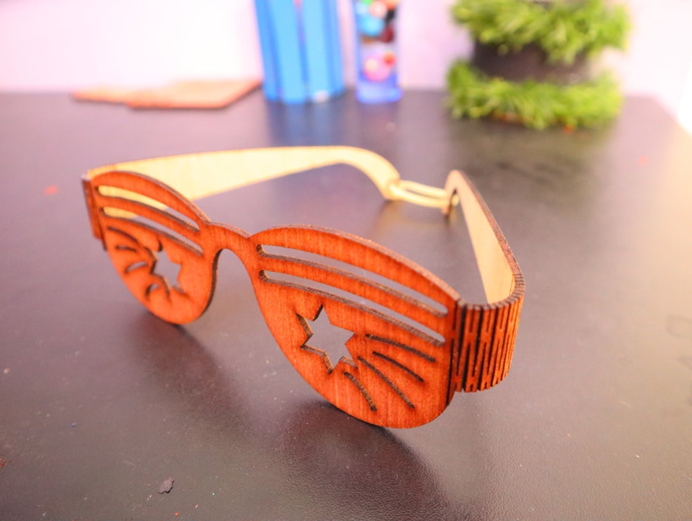 طرح عینک آفتابی چوبی مناسب برای استفاده در دستگاه های cnc چوب و cnc لیزر - laser cut wooden sunglasses cdr file