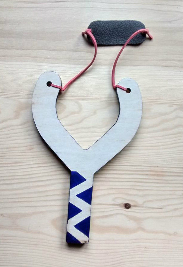 طرح تیرکمان بچه گانه مناسب برای استفاده در دستگاه های cnc چوب و cnc لیزر - laser cut slingshot cdr file