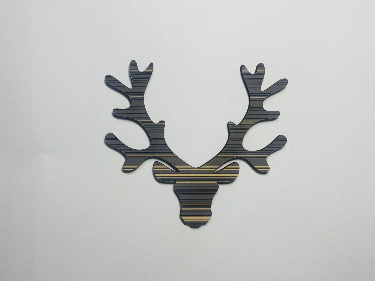 طرح سر گوزن شمالی از جنس چوب، خام و آماده مناسب برای استفاده در دستگاه های cnc چوب و cnc لیزر - laser cut reindeer head wood cutout unfinished wood craft blank cdr file