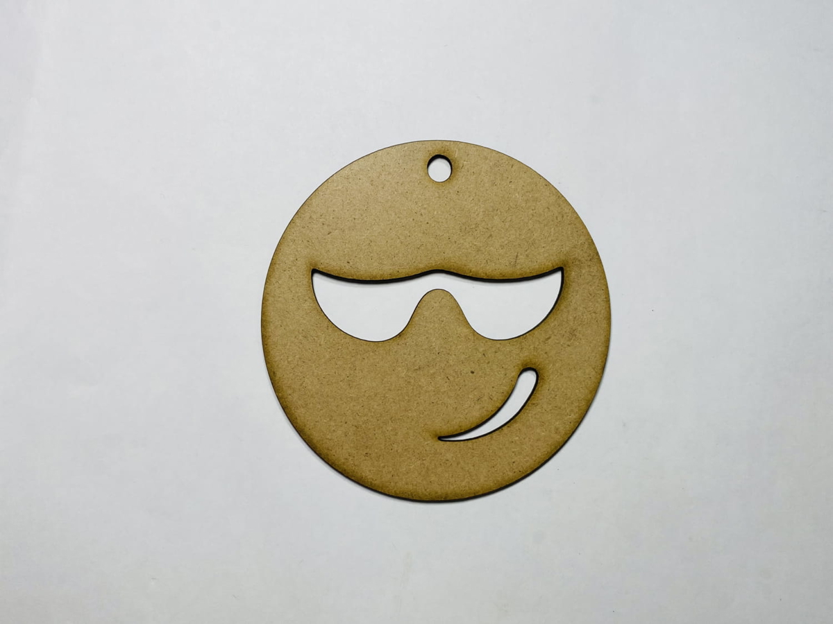 طرح تابلو طرح چهره خندان مناسب برای استفاده در دستگاه های cnc چوب و cnc لیزر - laser cut smiley face sign cdr file