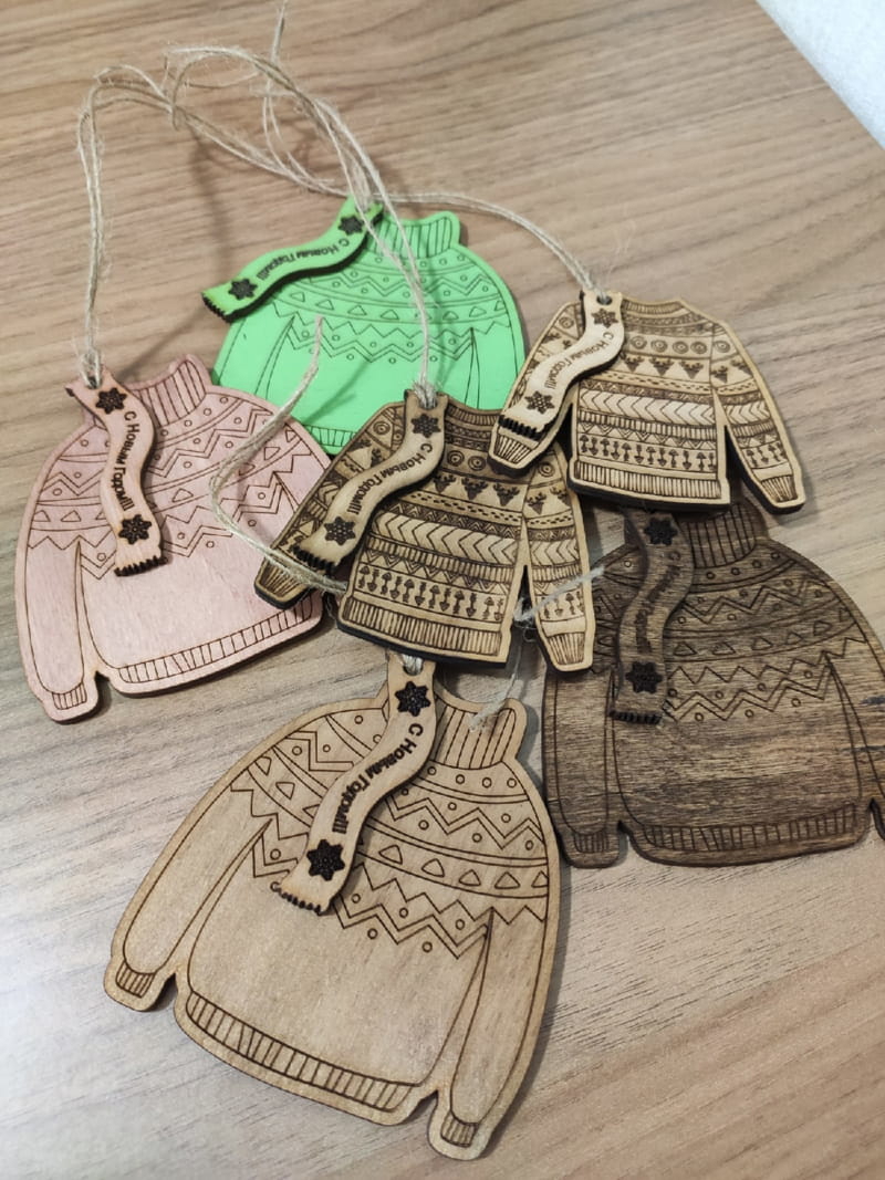 طرح ژاکت چوبی مناسب برای استفاده در دستگاه های cnc چوب و cnc لیزر - laser cut wooden sweater ornament cdr file