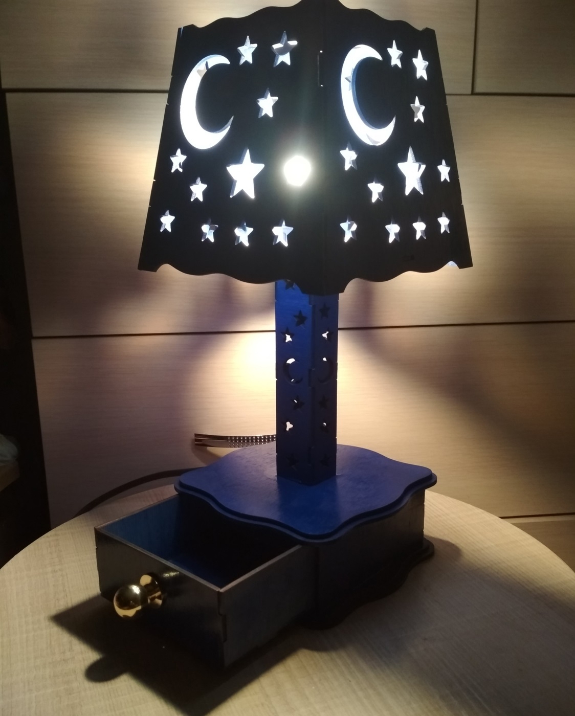 طرح فانوس چوبی دکوری با کشو مناسب برای استفاده در دستگاه های cnc چوب و cnc لیزر - laser cut wooden decor lantern with drawer cdr file