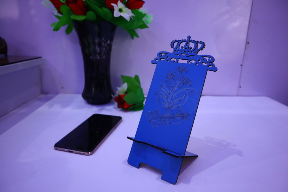 طرح پایه تلفن mdf 3mm مناسب برای استفاده در دستگاه های cnc چوب و cnc لیزر - laser cut phone stand mdf 3mm dxf file