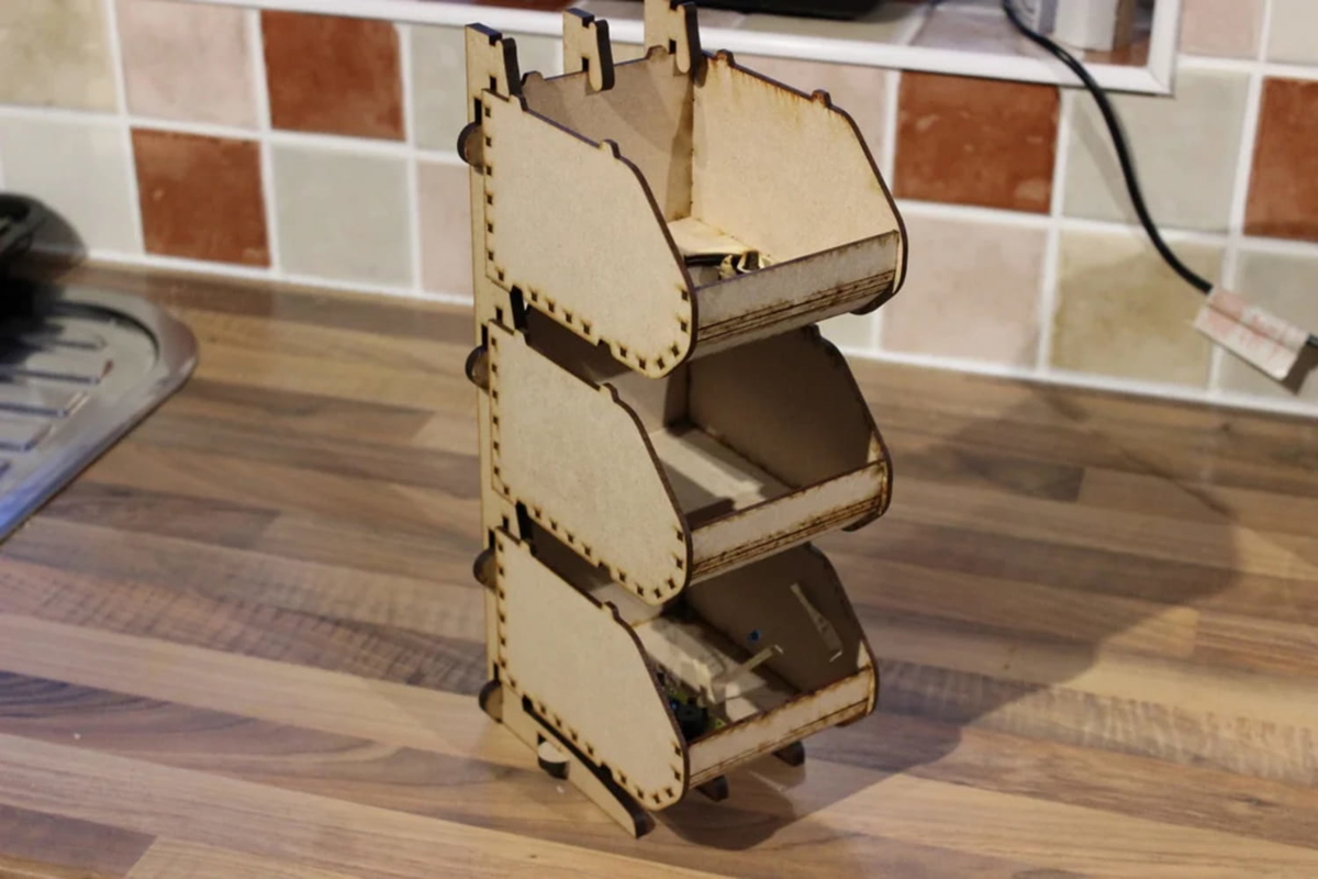 طرح linbin مناسب برای استفاده در دستگاه های cnc چوب و cnc لیزر - laser cut rackable stackable linbin cdr file
