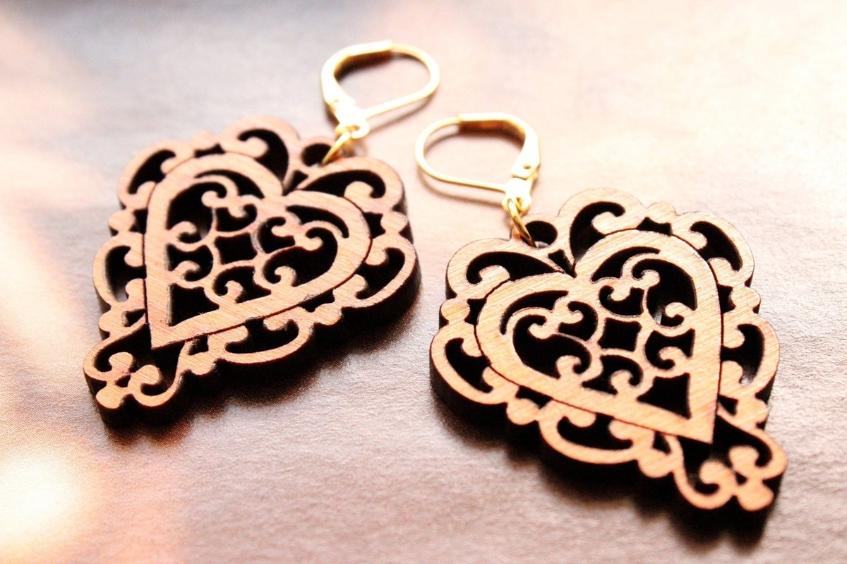 طرح گوشواره یا آویز قلب مناسب برای استفاده در دستگاه های cnc چوب و cnc لیزر - laser cut heart earrings or pendant cdr file